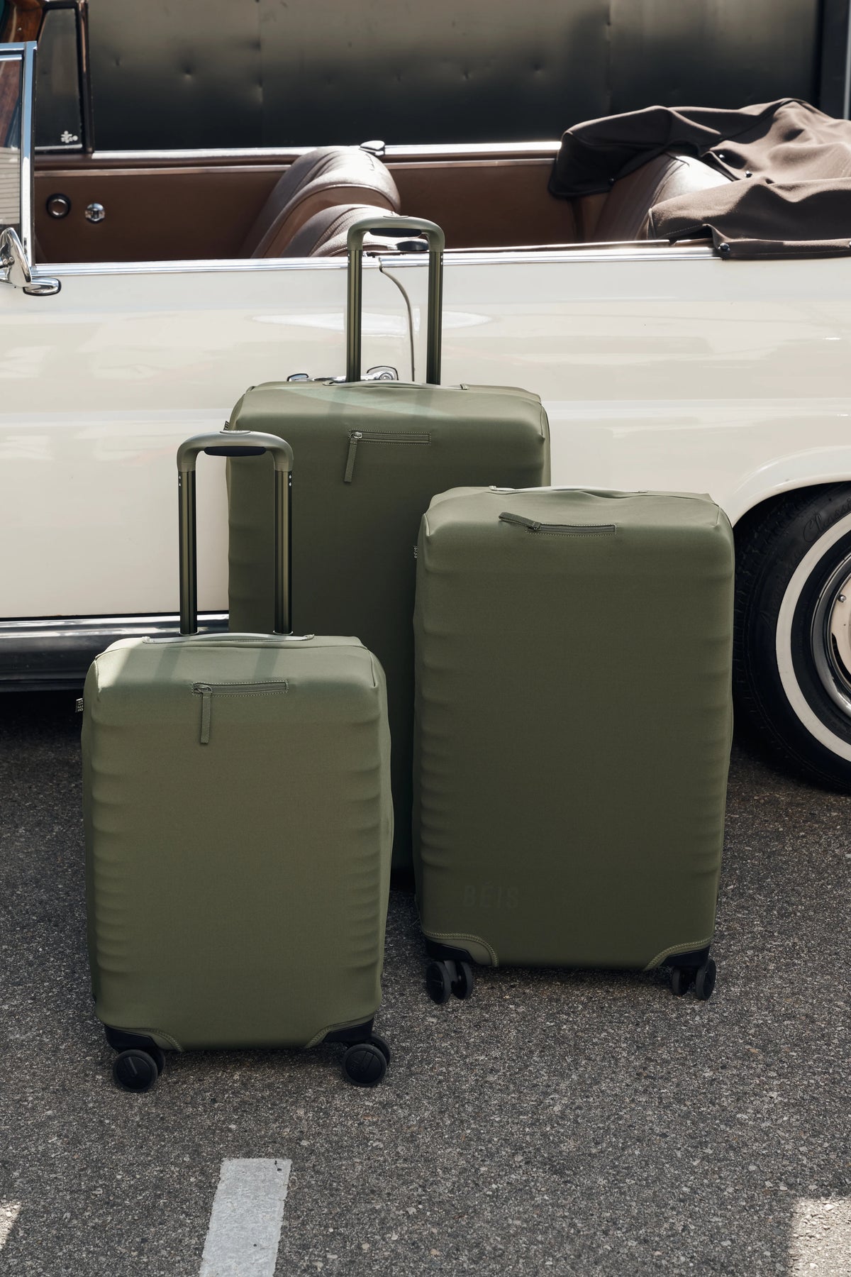 The Medium Check-In Luggage Cover in Olive